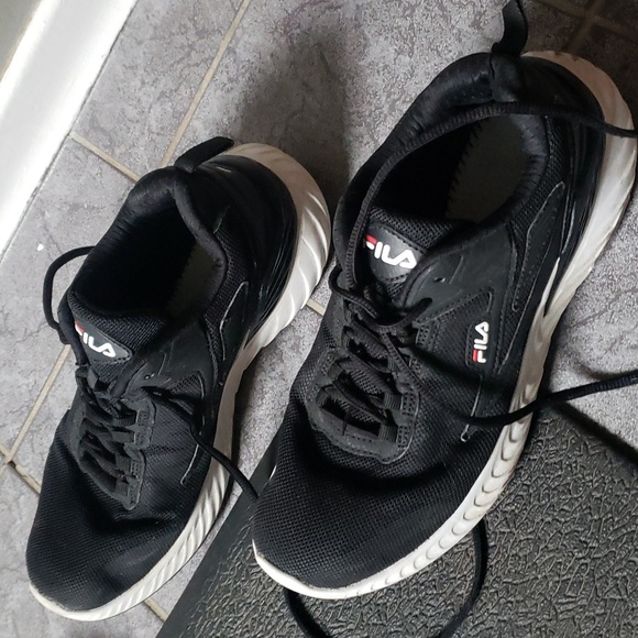 Unisex Fila running shoes - Picture 3 of 6